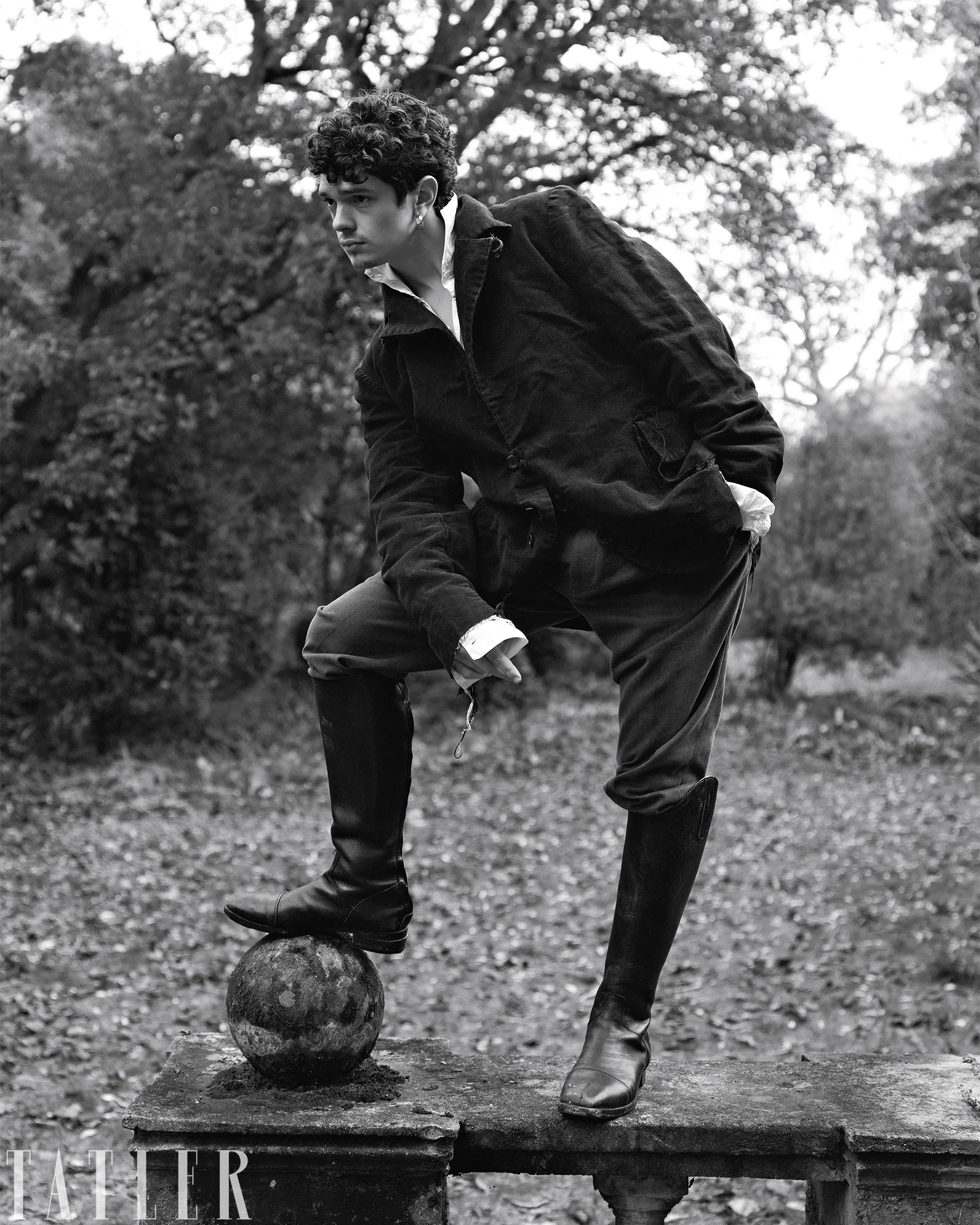 养眼！Sadie Sink和诺亚尤佩登上《Tatler》杂志封面及写真美图大赏！