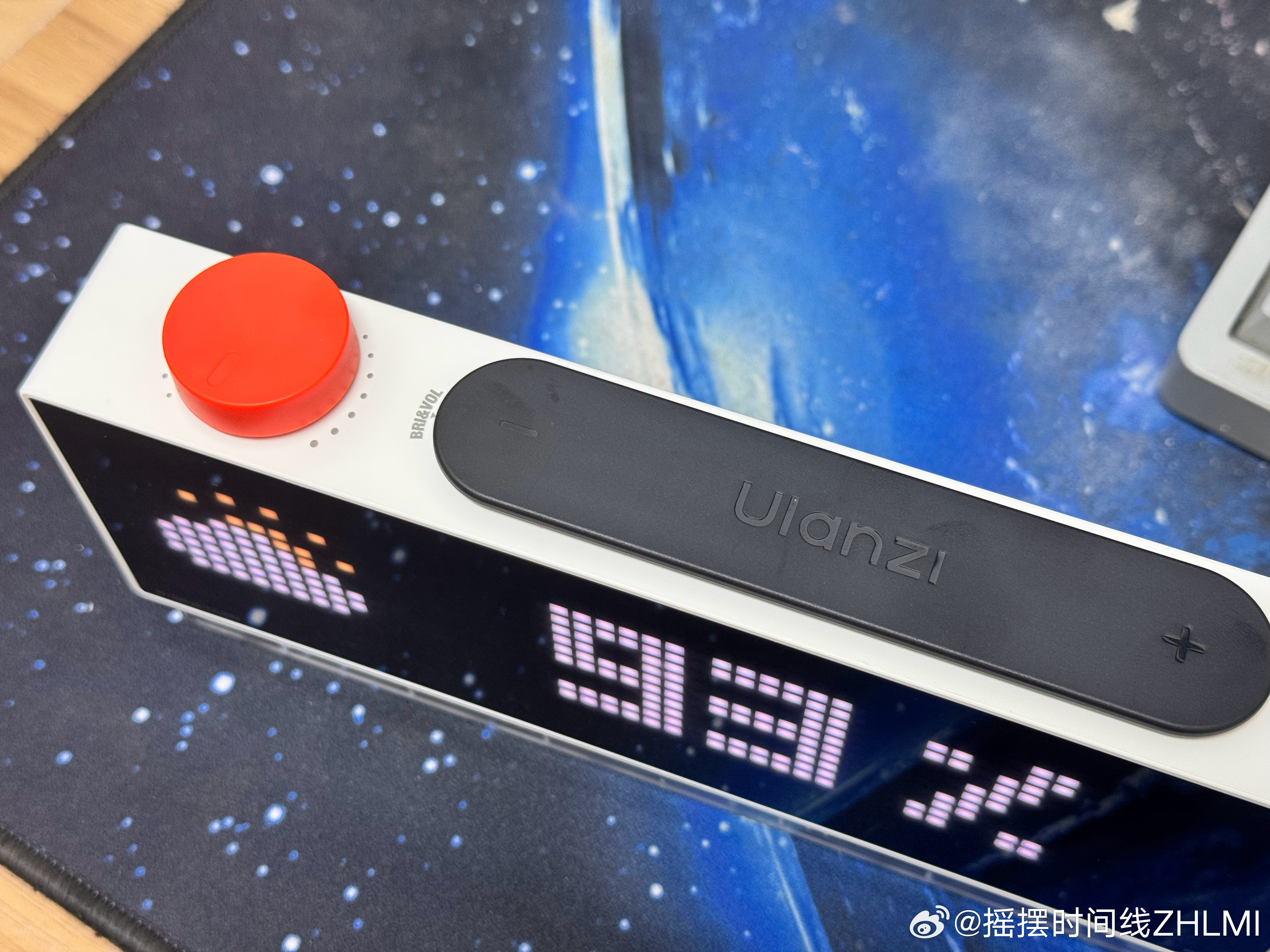 鉴定完毕，Ulanzi 智能像素时钟可玩性很高，ESP32 开发板，可以随便折腾