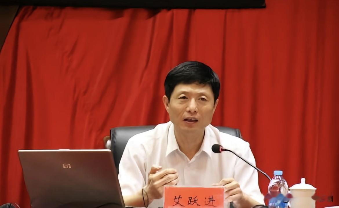 艾跃进：真正的中国脊梁，一句话震醒无数人

说起艾跃进教授，真的让人打心底敬佩。