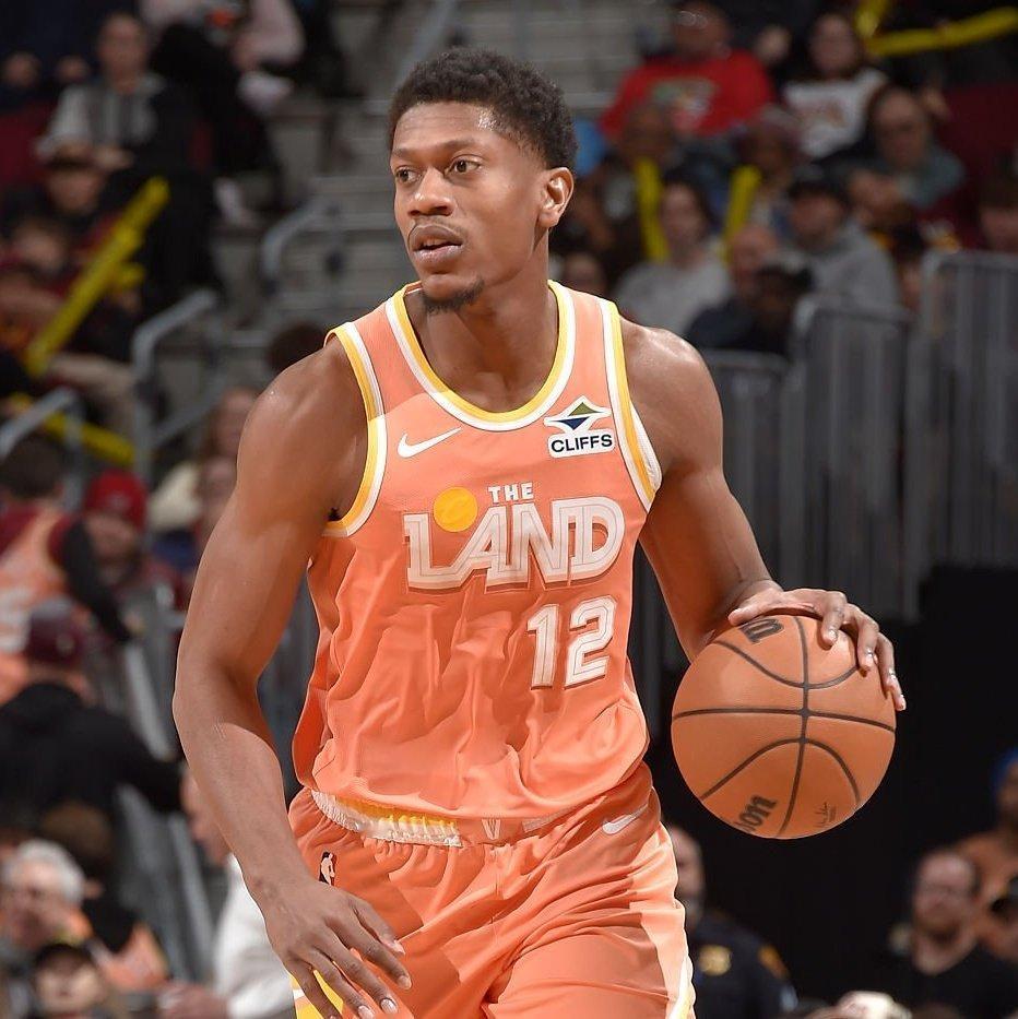 Siegel：骑士老板对球队本赛季的表现非常不满。不过，目前交易达柳斯·加兰和贾