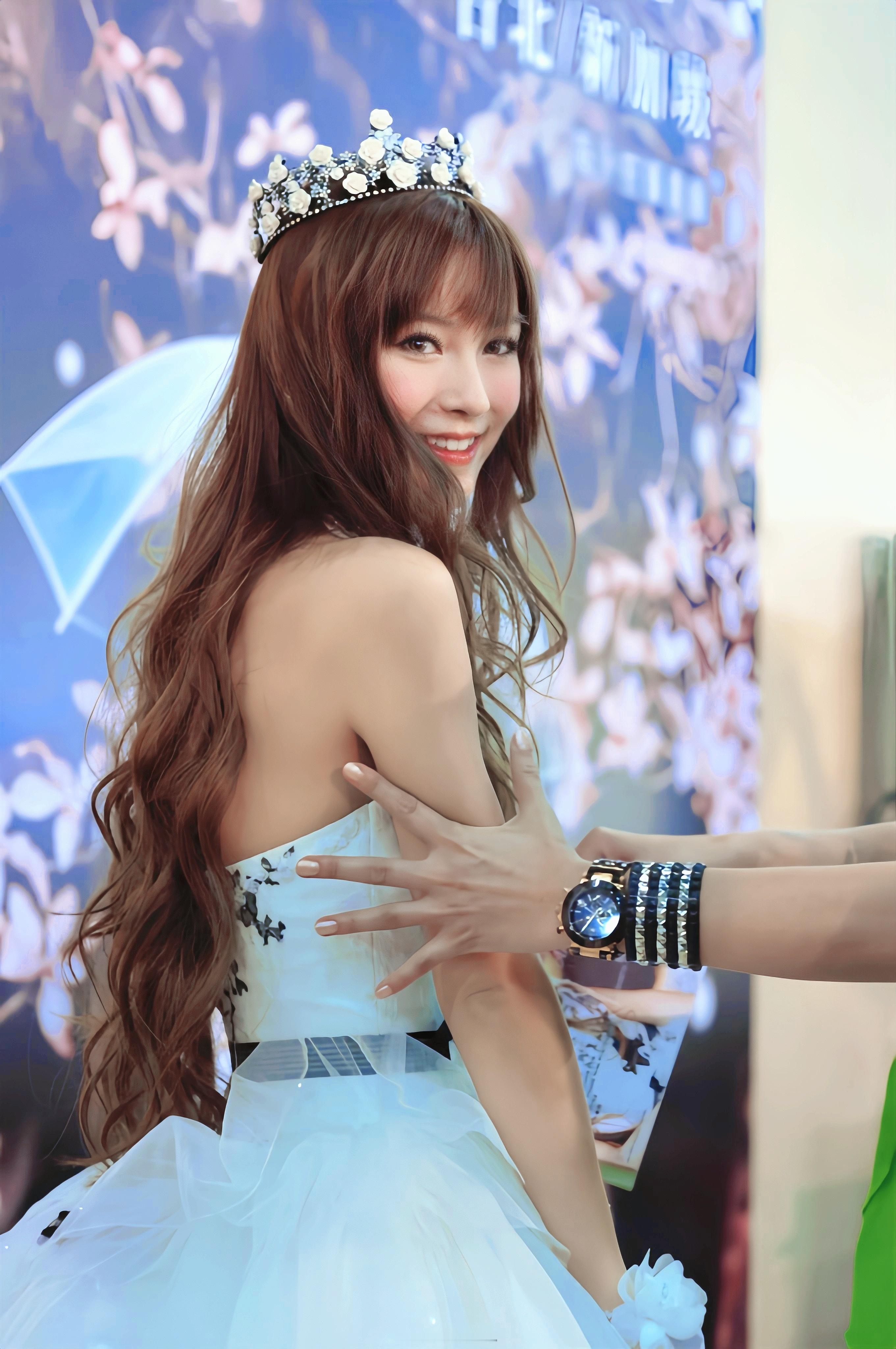 Angelababy早期这么萌美的吗 ​​​