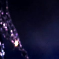 “我越来越喜欢星星，因为我觉得星星很渺小。我觉得我们可能都是星星，就是没有那么光