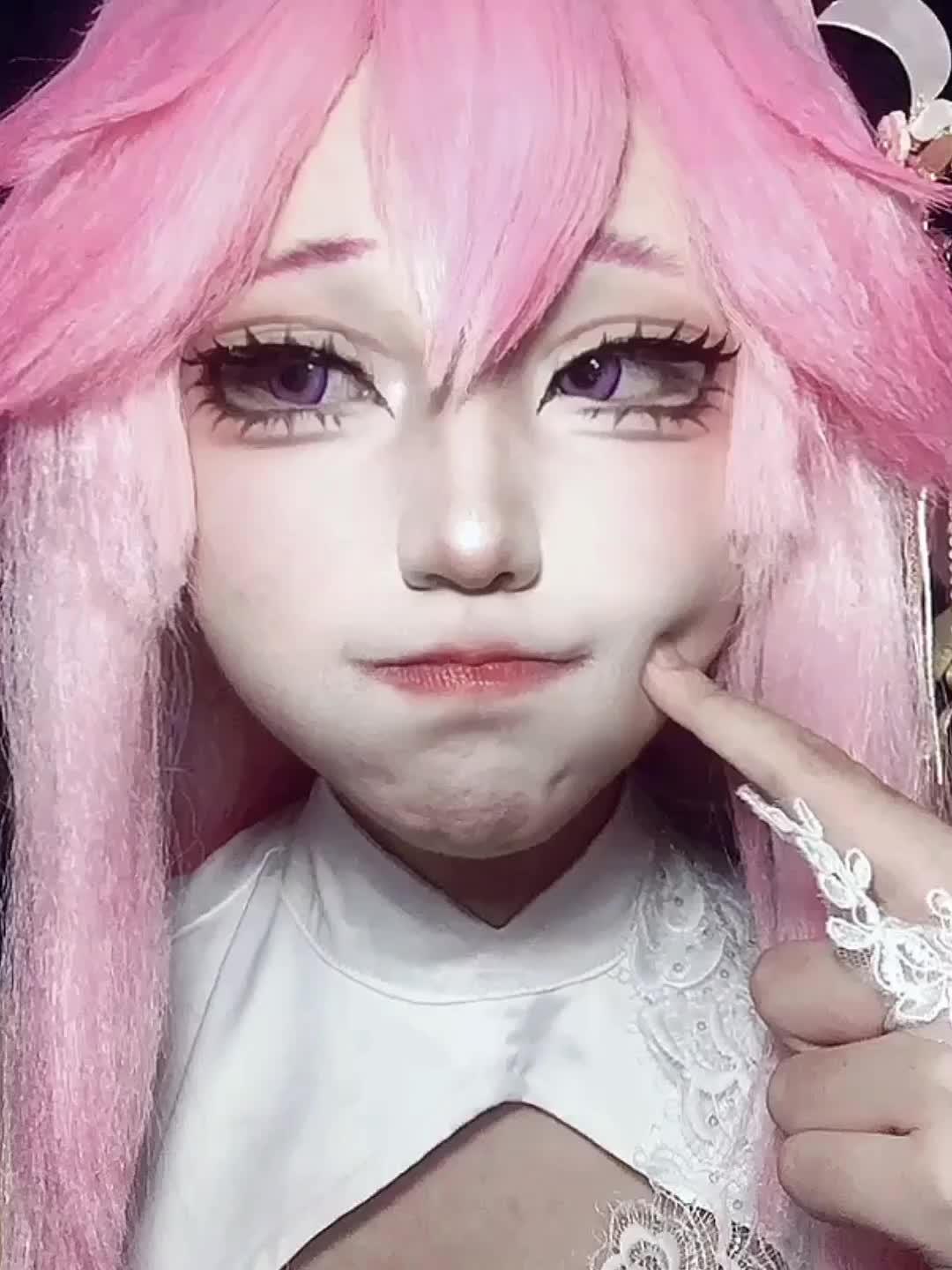 昨晚拍完正片后回家拍的怼脸，有一点点脱妆但整体还好原神纳塔