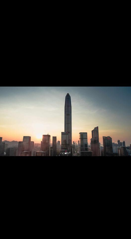 🌅 夕阳下的城市，美到窒息
城市的风景 夕阳下的城市 傍晚夕阳余晖 黄昏中的城