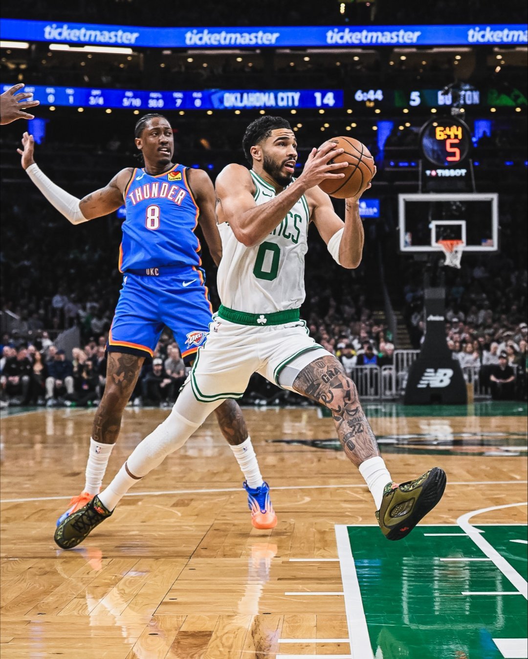 凯尔特人图库凯尔特人终结雷霆12连胜高端局的胜利，往往更加鼓舞人心！这次与雷霆的