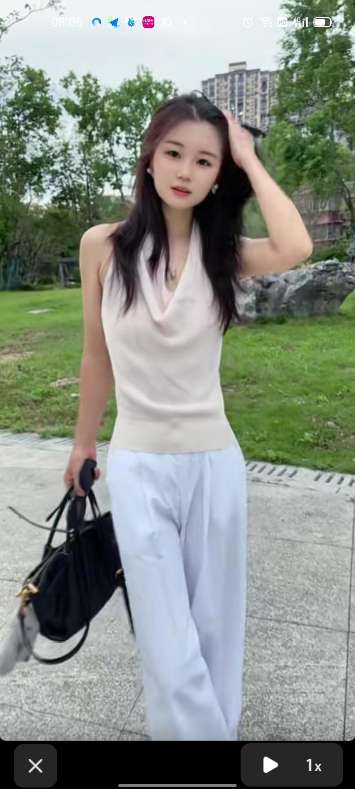 夏日生活打卡季. 我们隔着岁月遥遥相望，不打扰，是我最后的温柔。