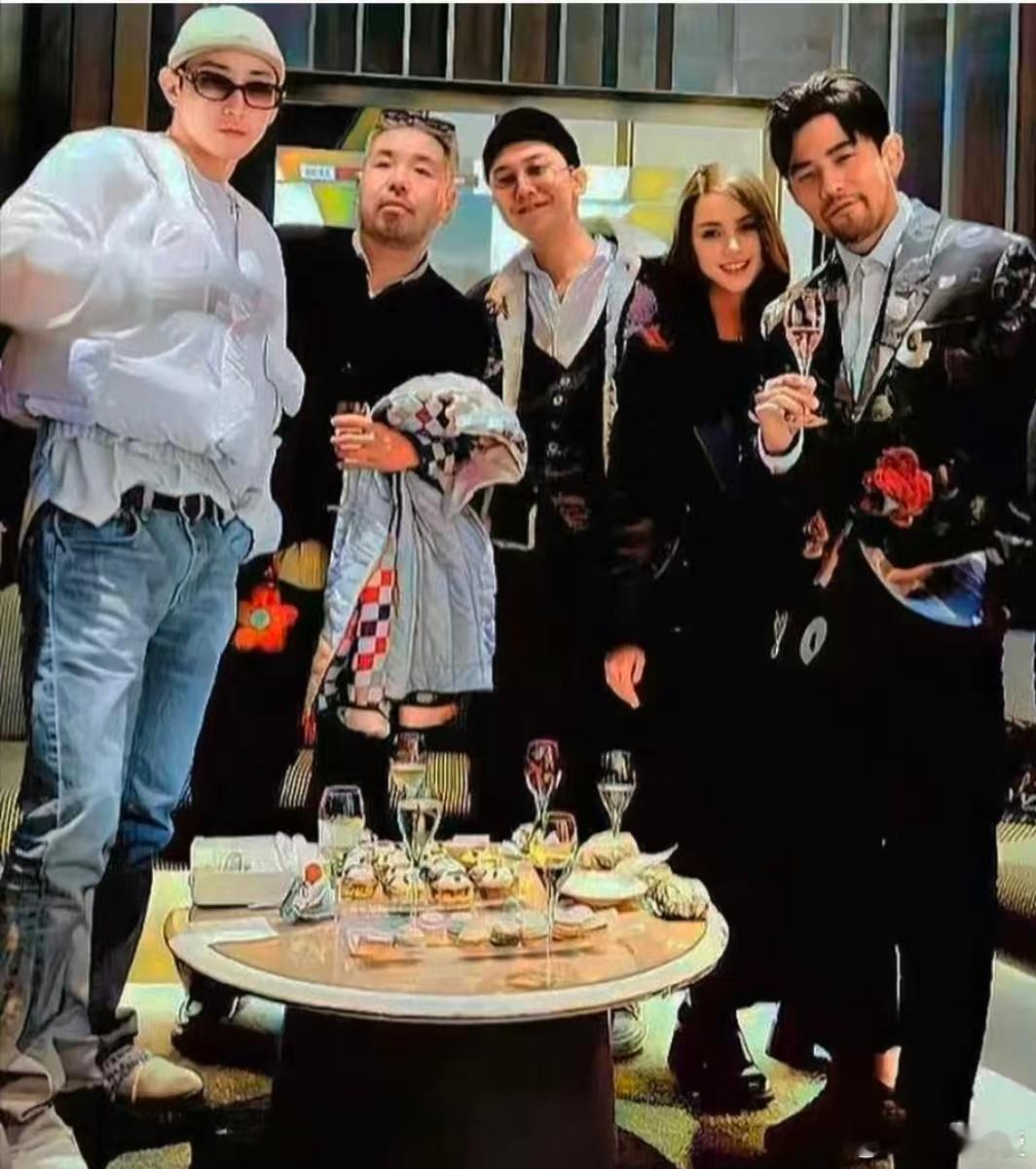 周杰伦概念股入股权志龙经纪公司周杰伦权志龙华流韩流顶流同框 周杰伦和权志龙的合作