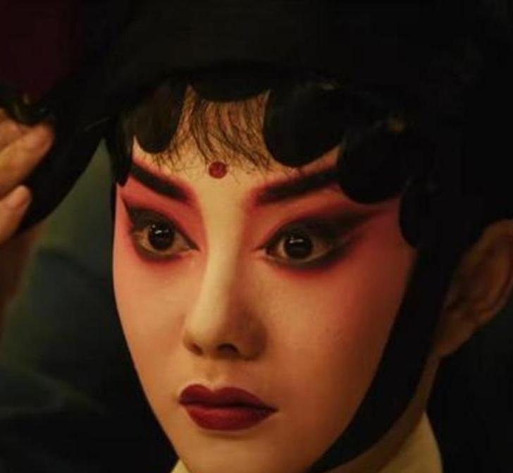 张艺谋监制，刘浩存演秦腔名伶？
这配置，味儿有点冲啊。
换做是你，让一个自带