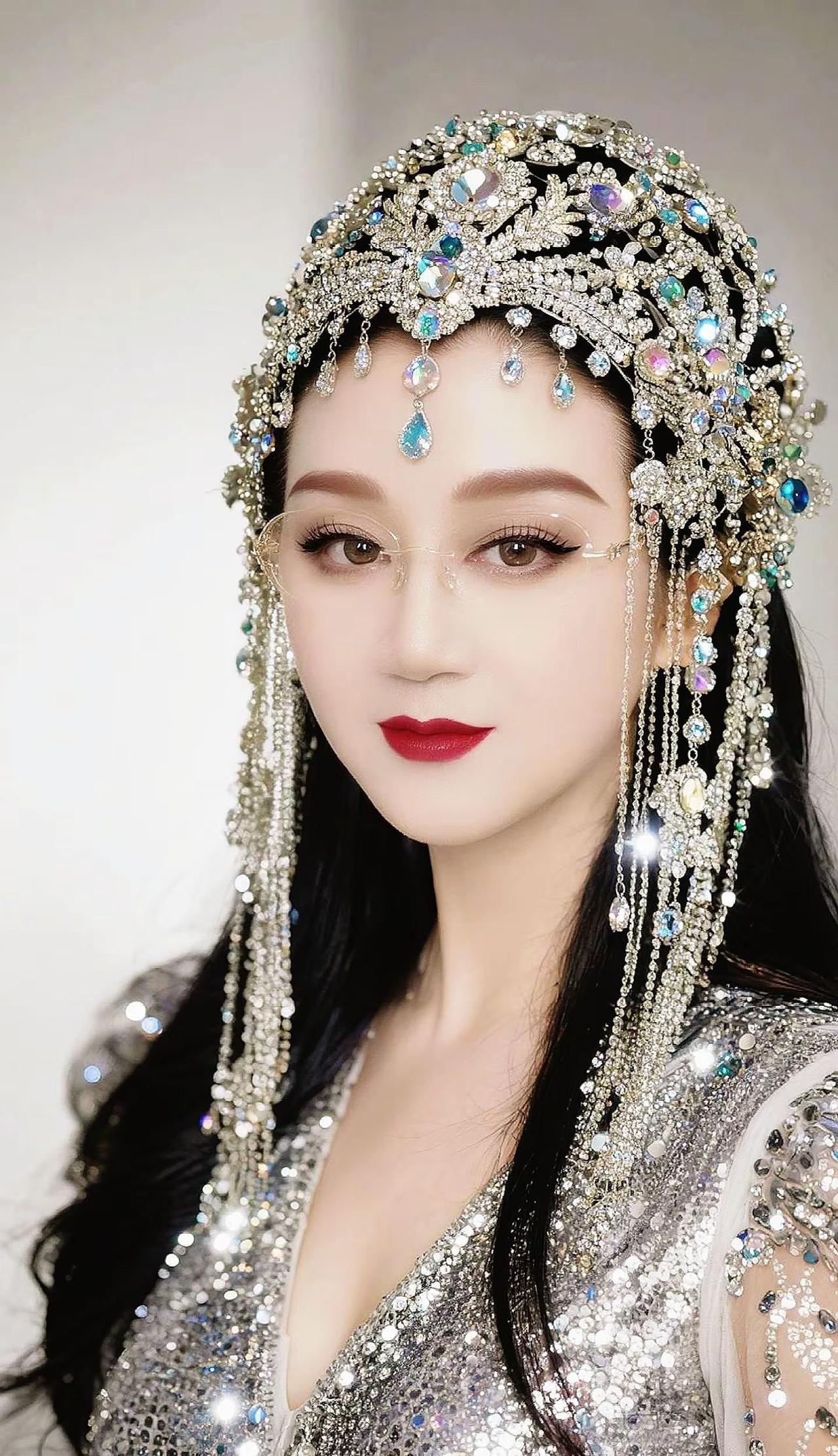 人生路上必须喝的三碗水。AI奢华闪耀写真