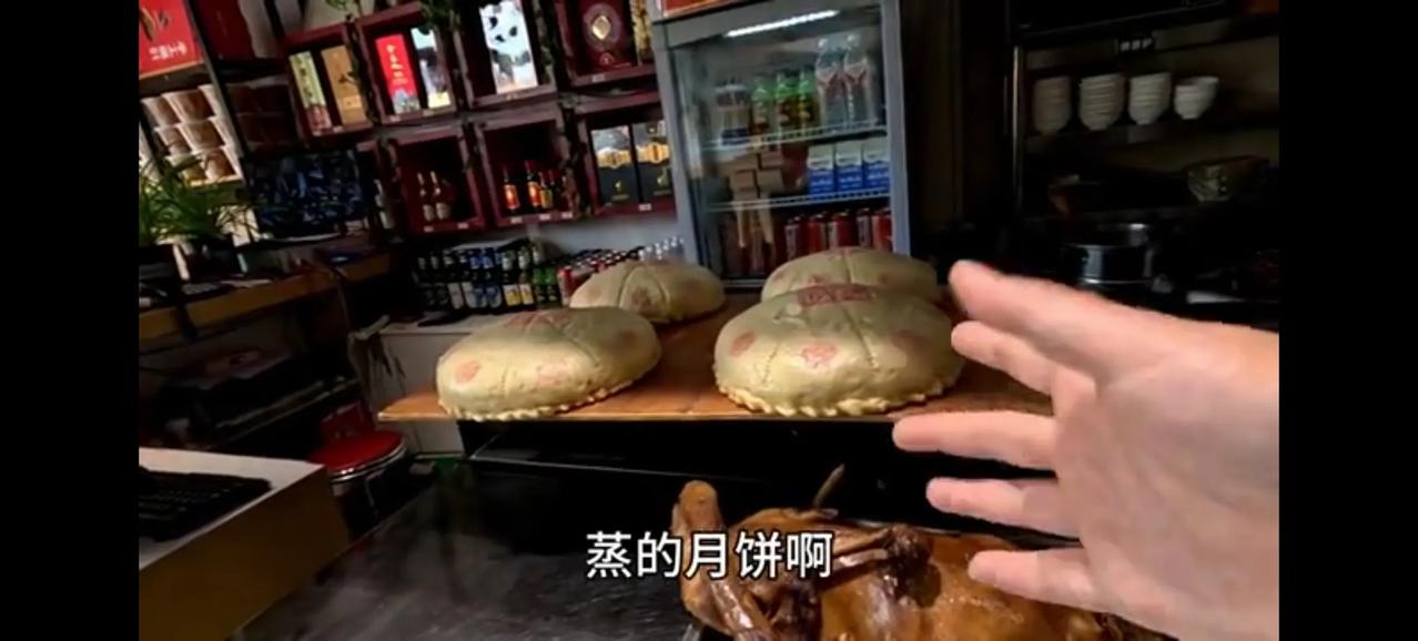 昨天，长建和胖妞及家人，去南阳市区，吃了一顿赵胜方城烩面，引起网友的预烈反响，纷