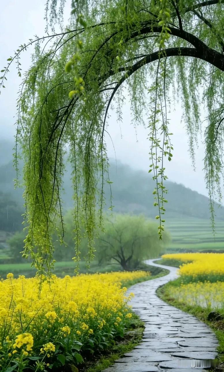 人活一世，好听的话，别当真，难听的话，别走心。


因为你在别人眼里的好与坏，只