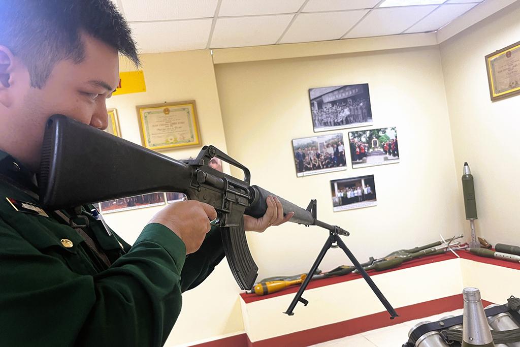 越南人用m16a1改装的发射7.62*39子弹的轻型机枪