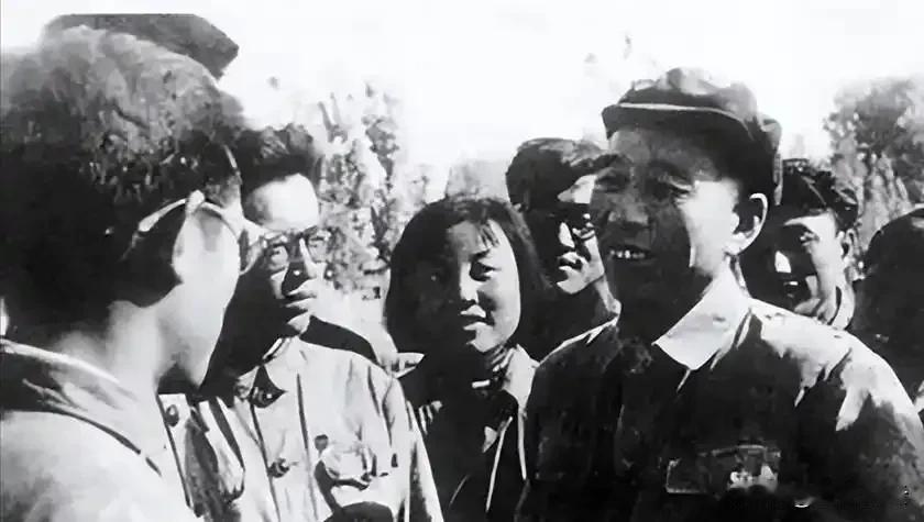 抗美援朝战争结束后，美国企图勾结蒋介石集团，这使得我国东南沿海局势骤然紧张。中央
