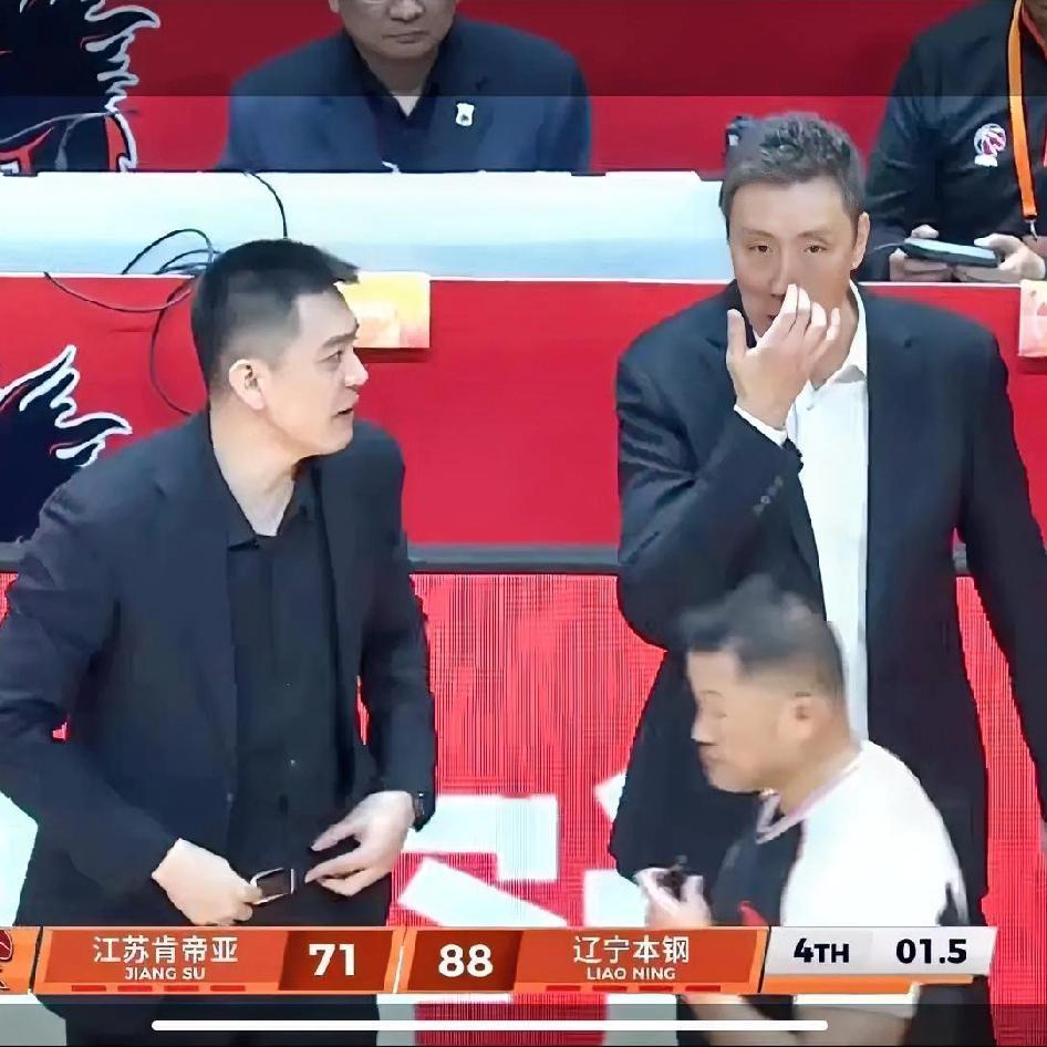 兄弟们！通过昨晚辽篮客场战胜江苏并连续取得客场两连胜可以看出：辽篮这个赛季进入季