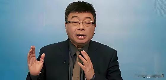 台湾有名时事评论家邱毅坦言，自己看走了眼，感觉郑丽文有些飘了。
谁也没想到，曾经