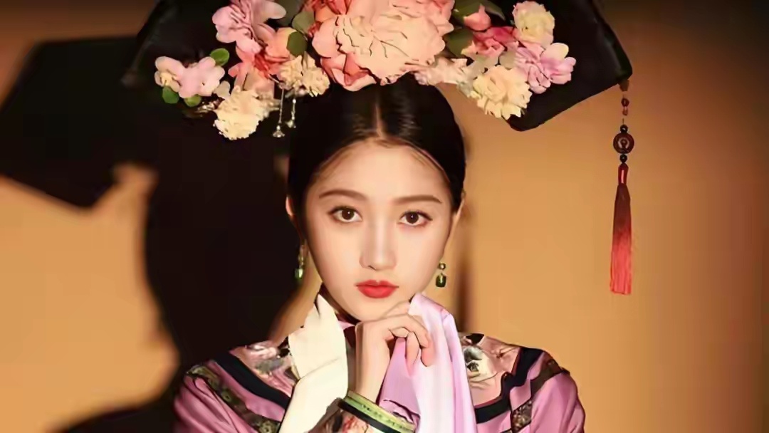 营销遭“反噬”！“京圈格格”关晓评论区沦陷，从“国民闺女”到“京圈格格”，童星出