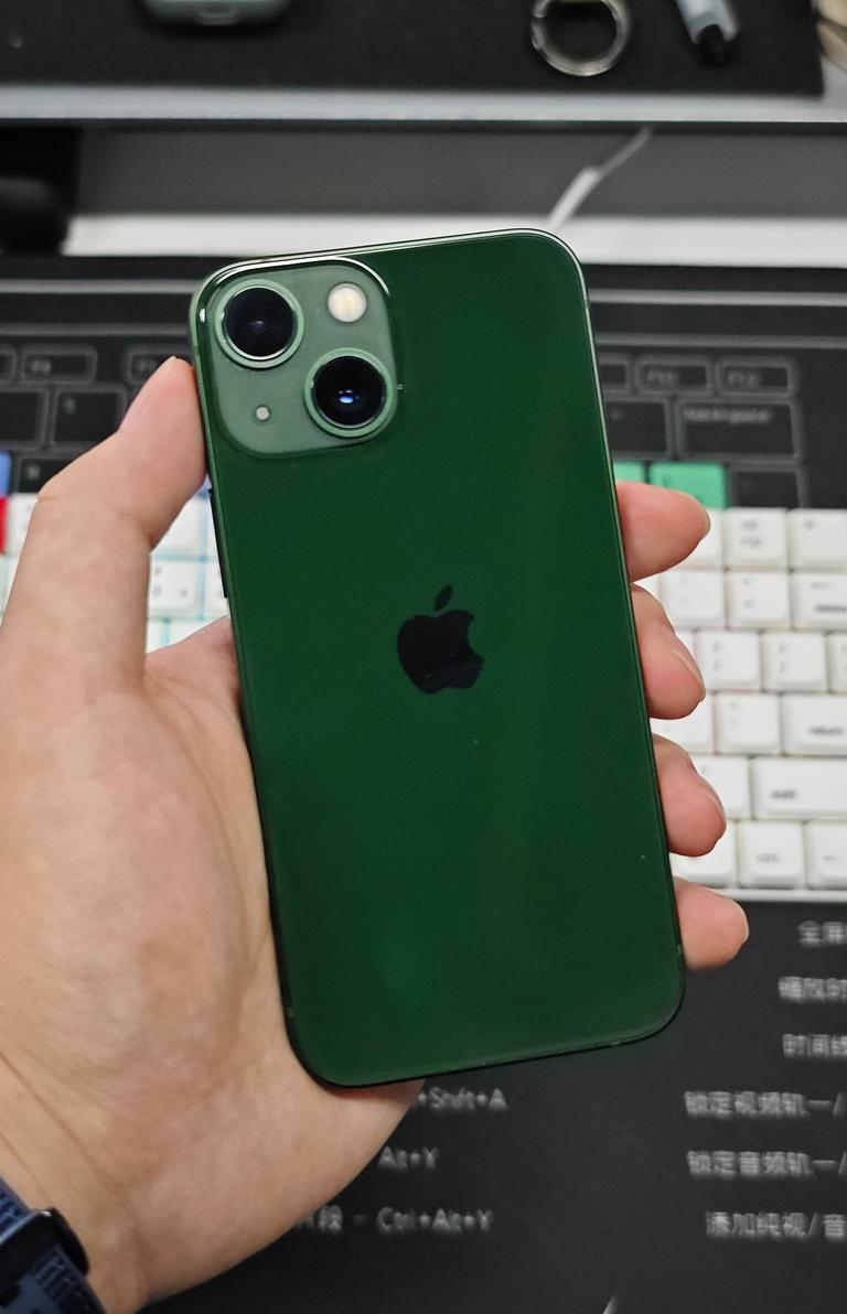 为什么再也没有iPhone 13 mini这种真正的小屏旗舰？
5.4英寸屏，一