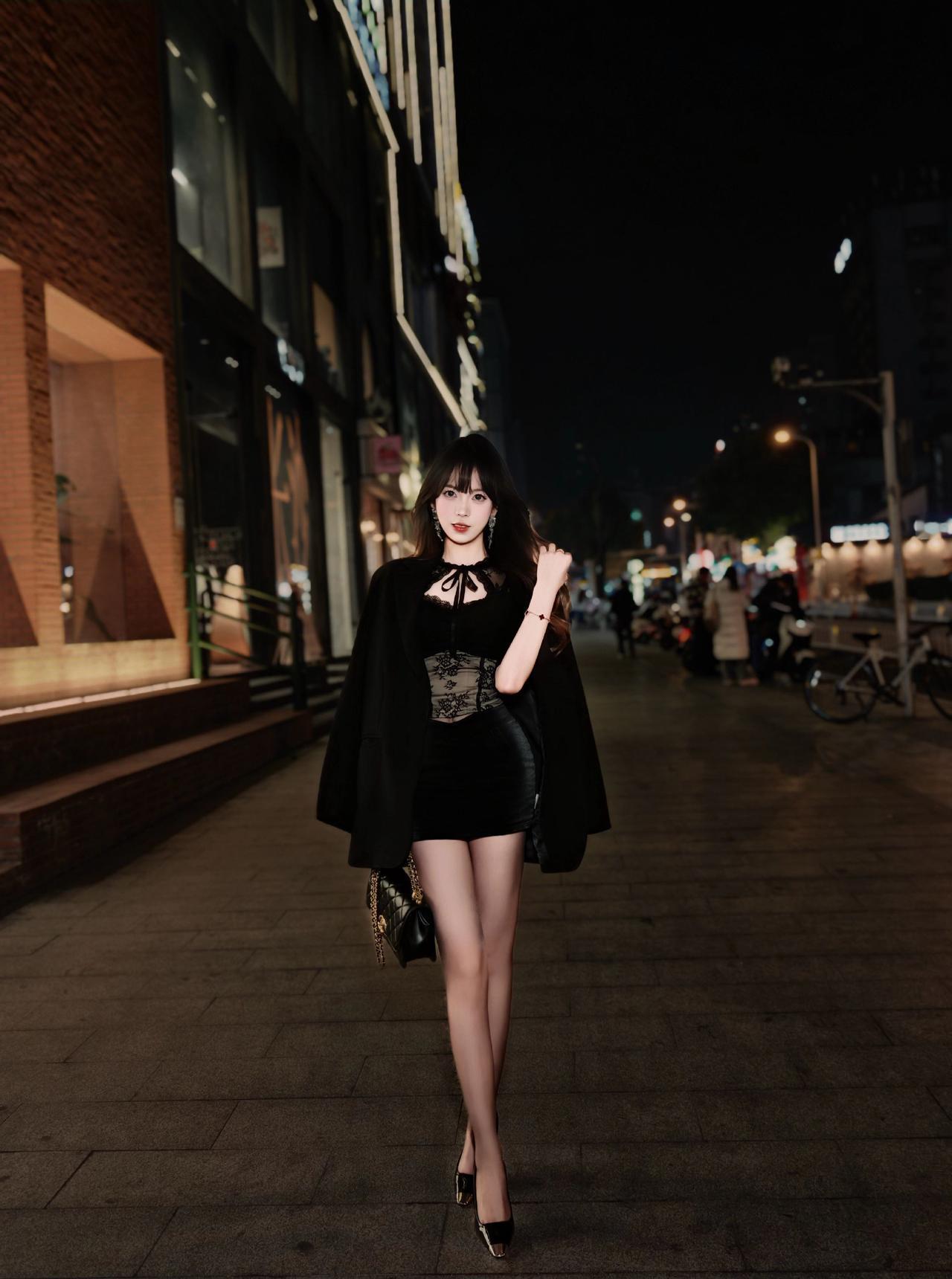 小米15Ultra拍出俊杰哥哥的感觉！长沙约拍📷-御姐&潮宗街红墙
设备：Xi