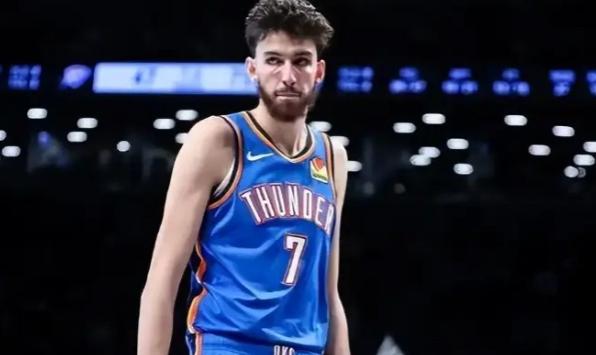 切特被库里附体了

雷霆半场50-40领先尼克斯，雷霆球星切特半场拿下22分，几