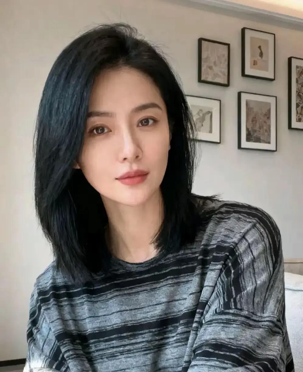 五年的红颜知己，掏心掏肺的那种。突然间就断了联系，没有一点征兆。微信发了99+，