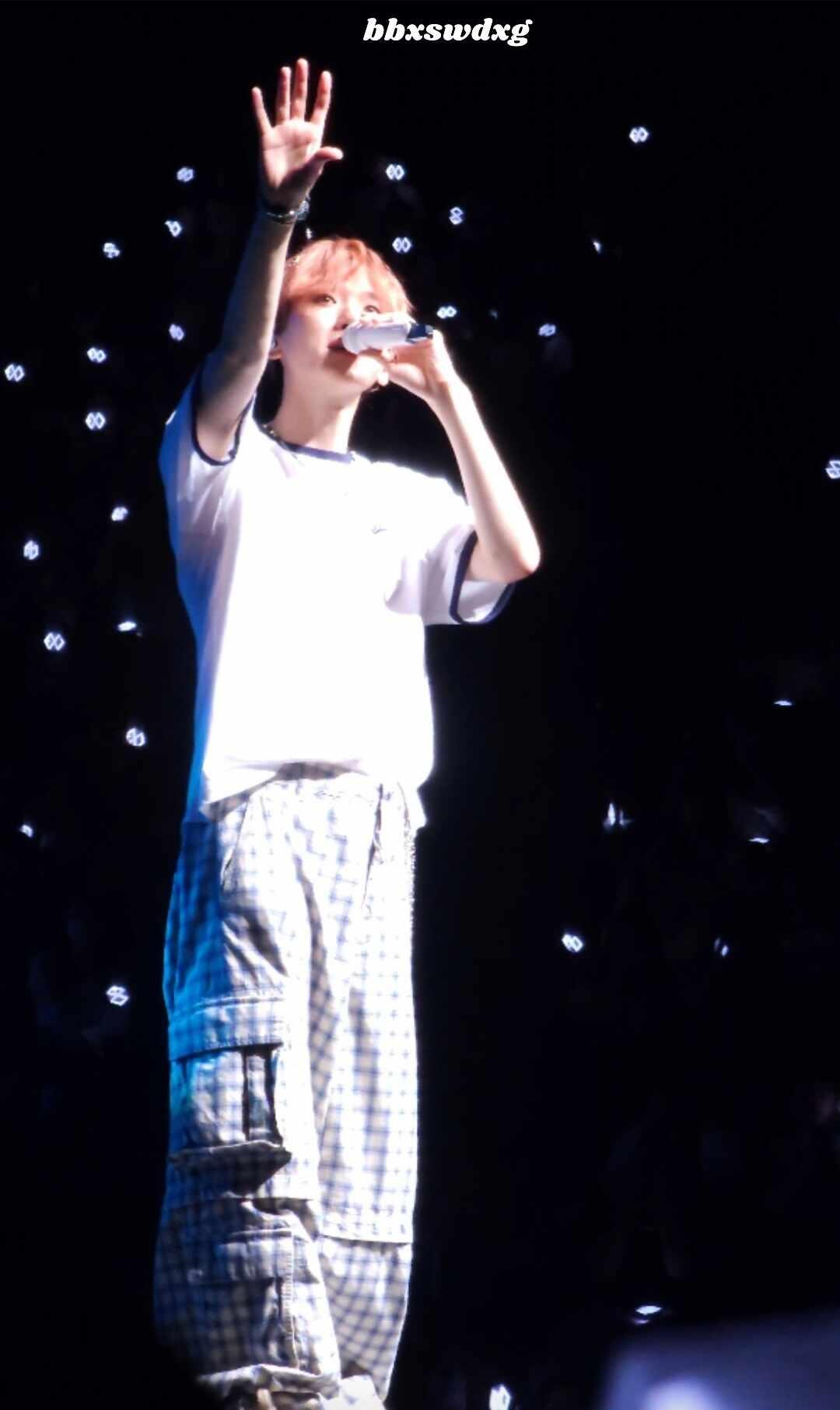 像星星一样漂亮的人
边伯贤