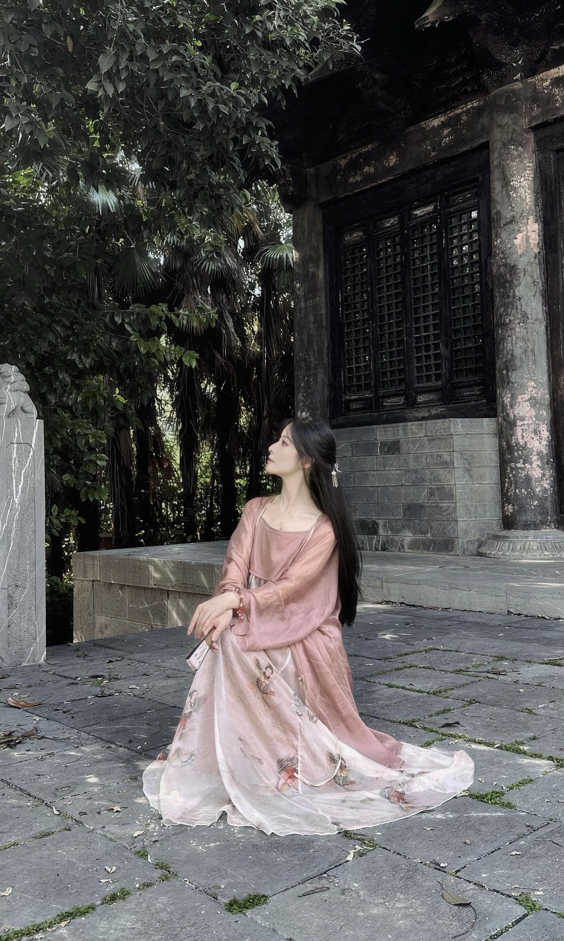 “海棠花落，故人归”