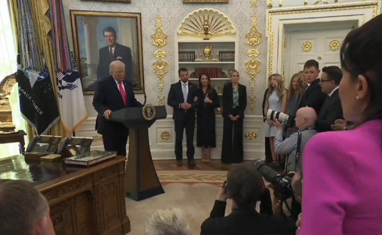 特朗普声称伊朗送给他一份礼物：“他们送了我们一份礼物，礼物今天到了。这是一份非常