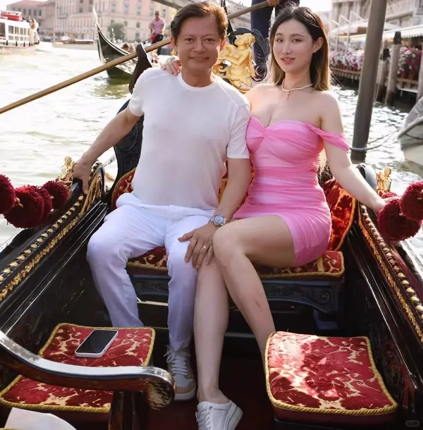 再来一波，莫华伦再婚后的首秀