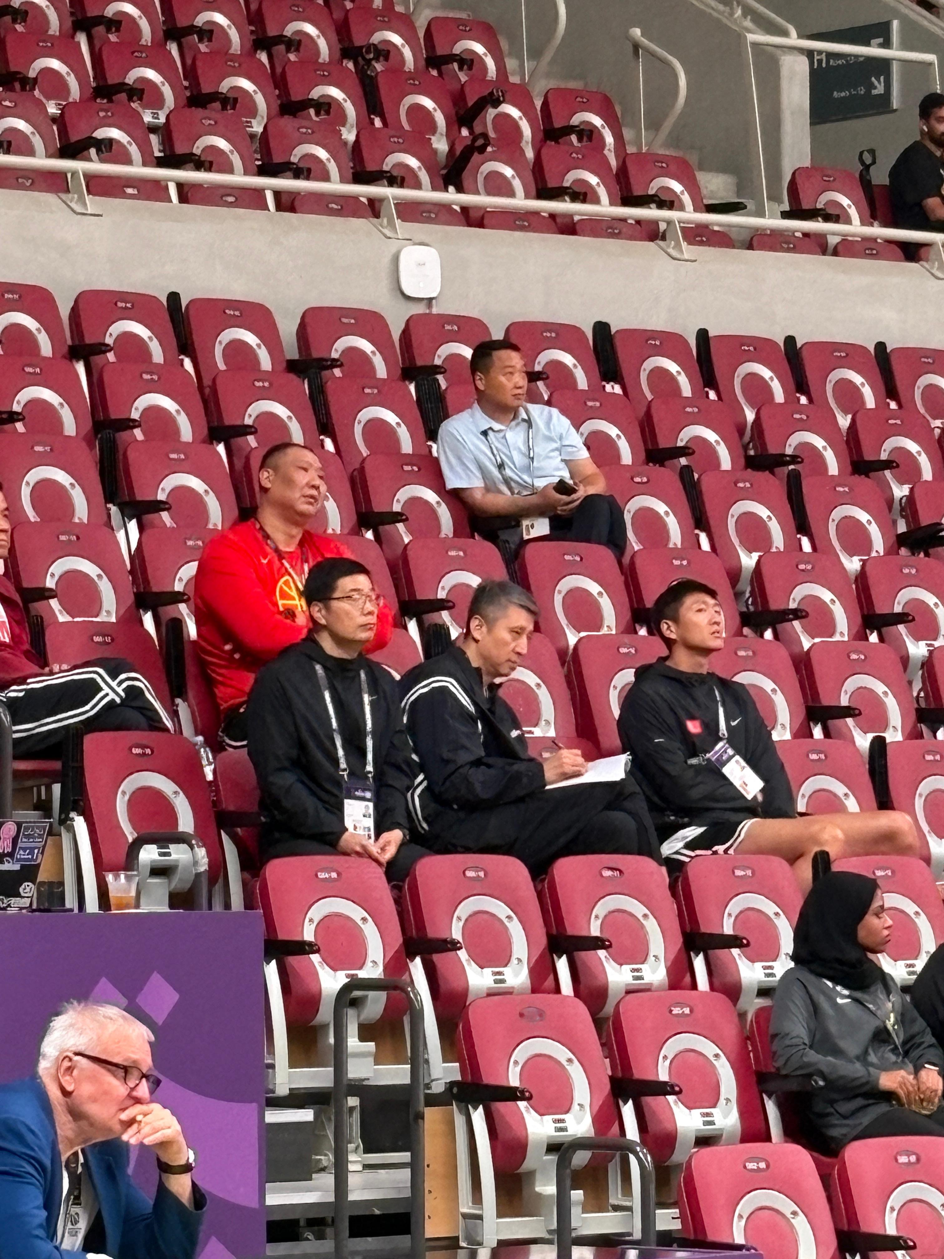 2025男篮亚洲杯中国男篮vs韩国男篮 郭士强领衔男篮教练组观战韩国vs关岛，郭