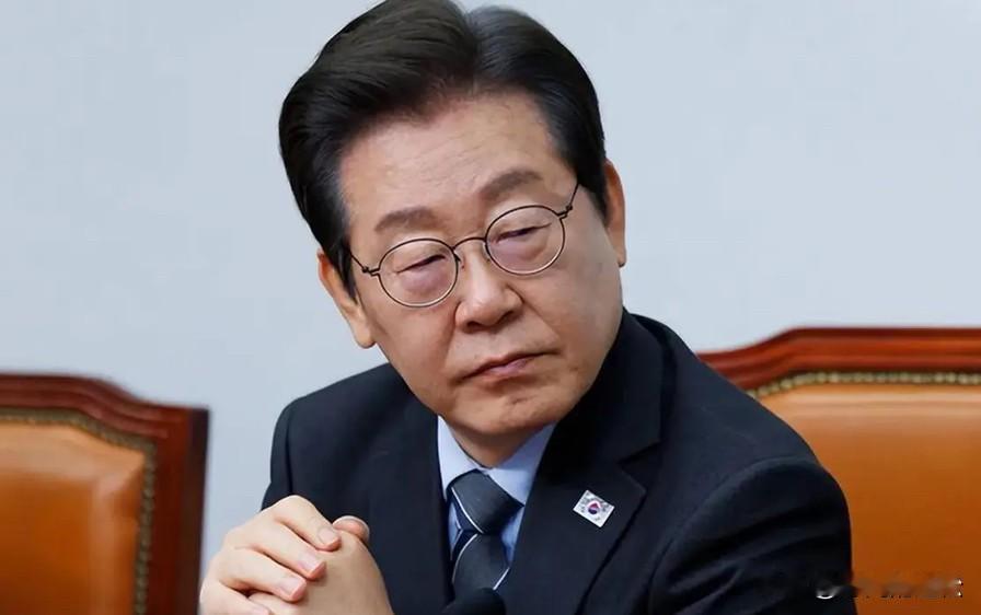 韩国军方抓获一名“脱北者”！
7月31日，韩国军方在汉江下游发现一名可疑人员，试