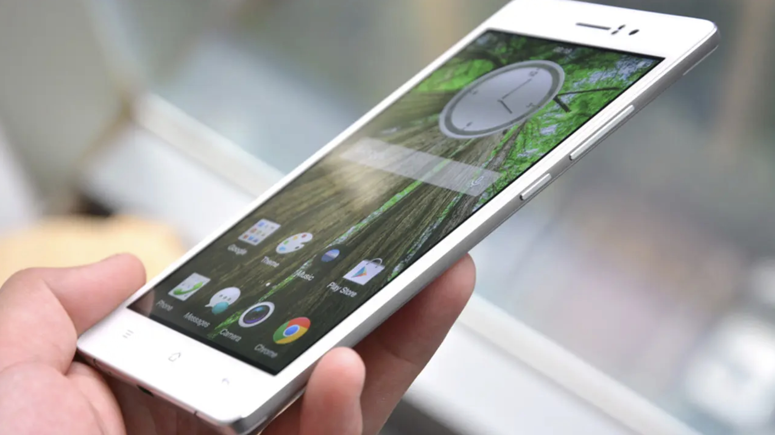 十年前的OPPO R5和vivo X5 Max是两台我印象很深刻的手机，当时刚入