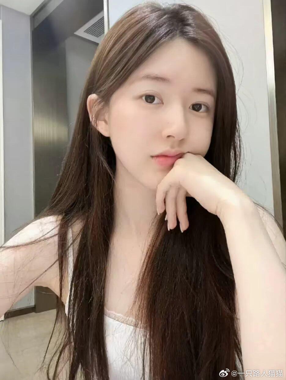 素颜这一块/.赵露思素颜 ​​​