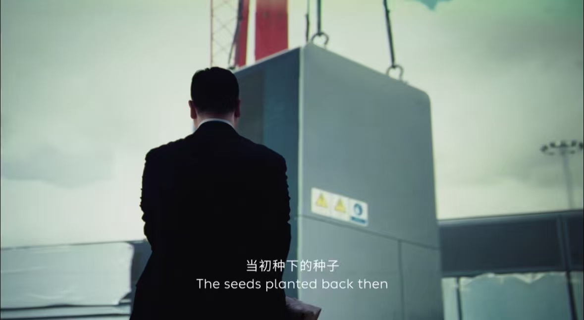 连姚明都能轻松落座的车，全家出行还会挤吗？👨👩👧👦蔚来ES9用超大的内部