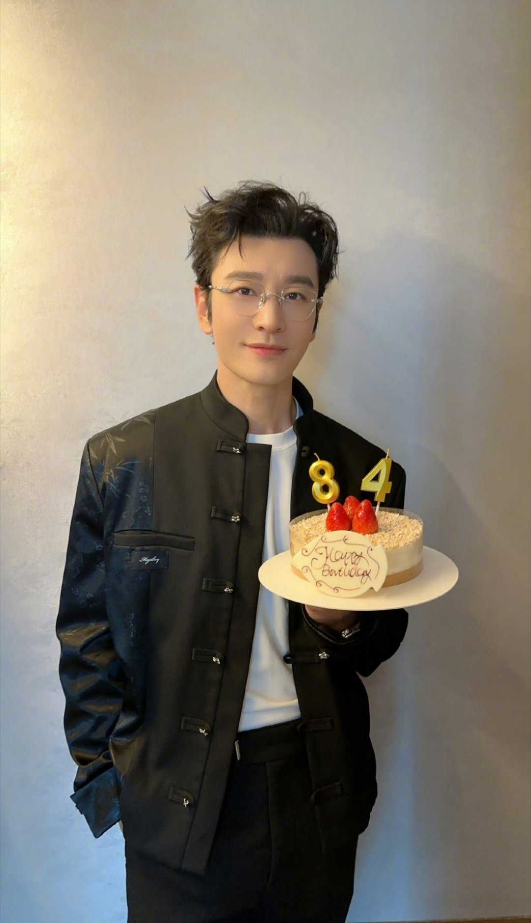 黄总生日快乐！！！！！你离84还远着呢哈哈哈哈 