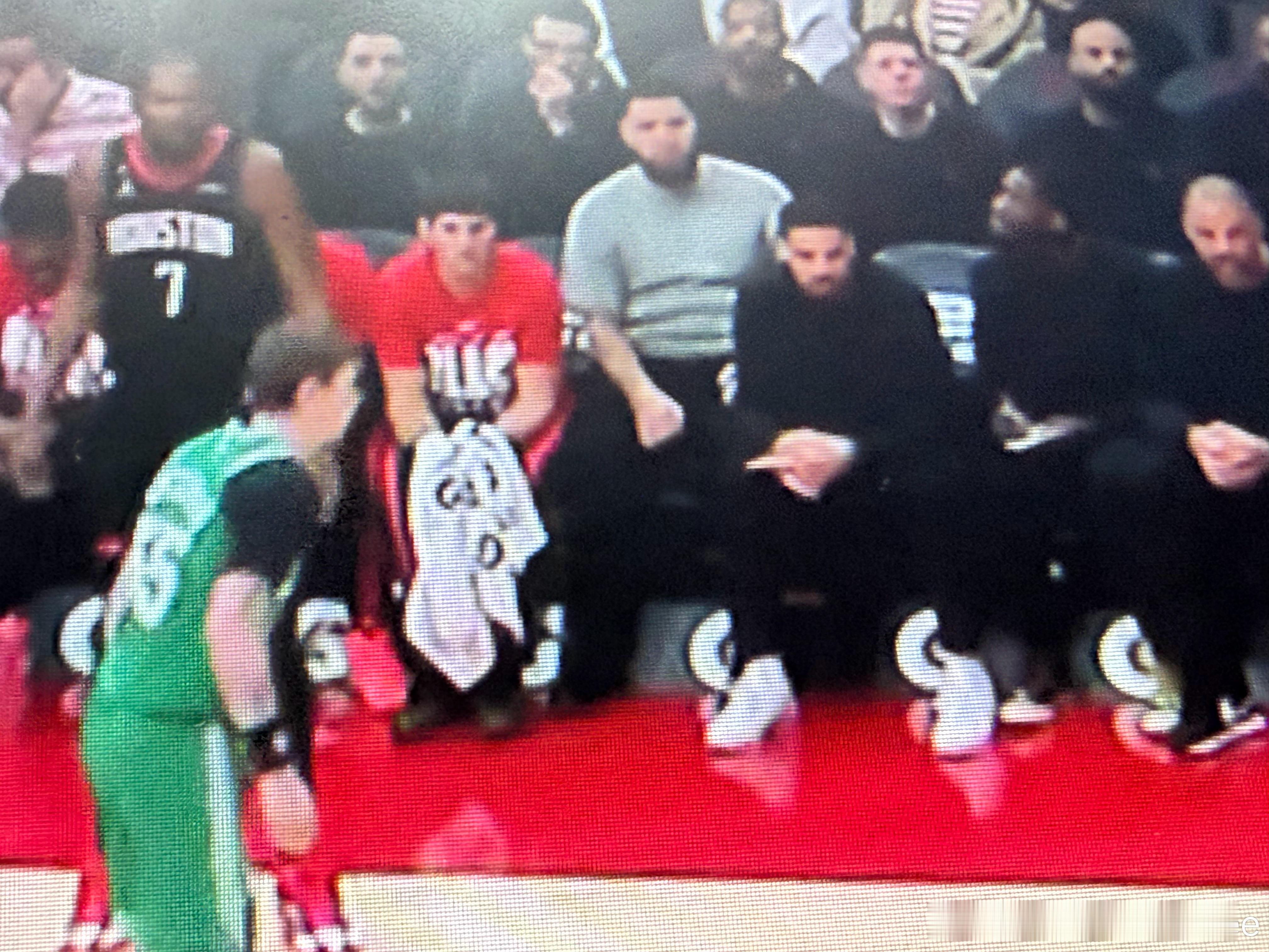 那啥老范，咱要不给衣服薅一薅，或者收收肚子呢