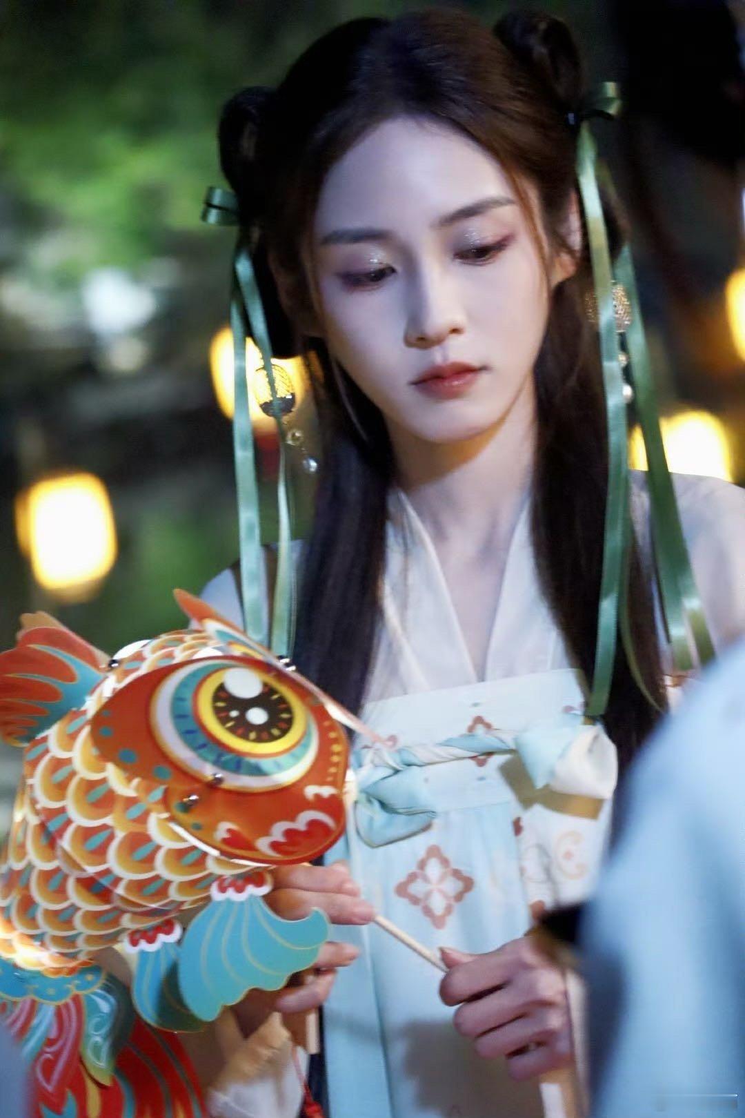 王可是00花也是灵灵花 王可的灵气是内娱稀缺的光，楚袅的破碎与明楚的鲜活都刻进记