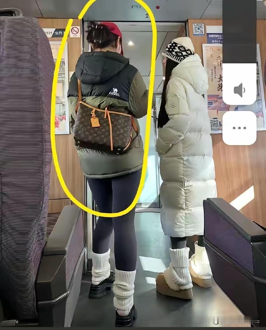 不得不说，这样穿搭出门的女生，越来越多了。