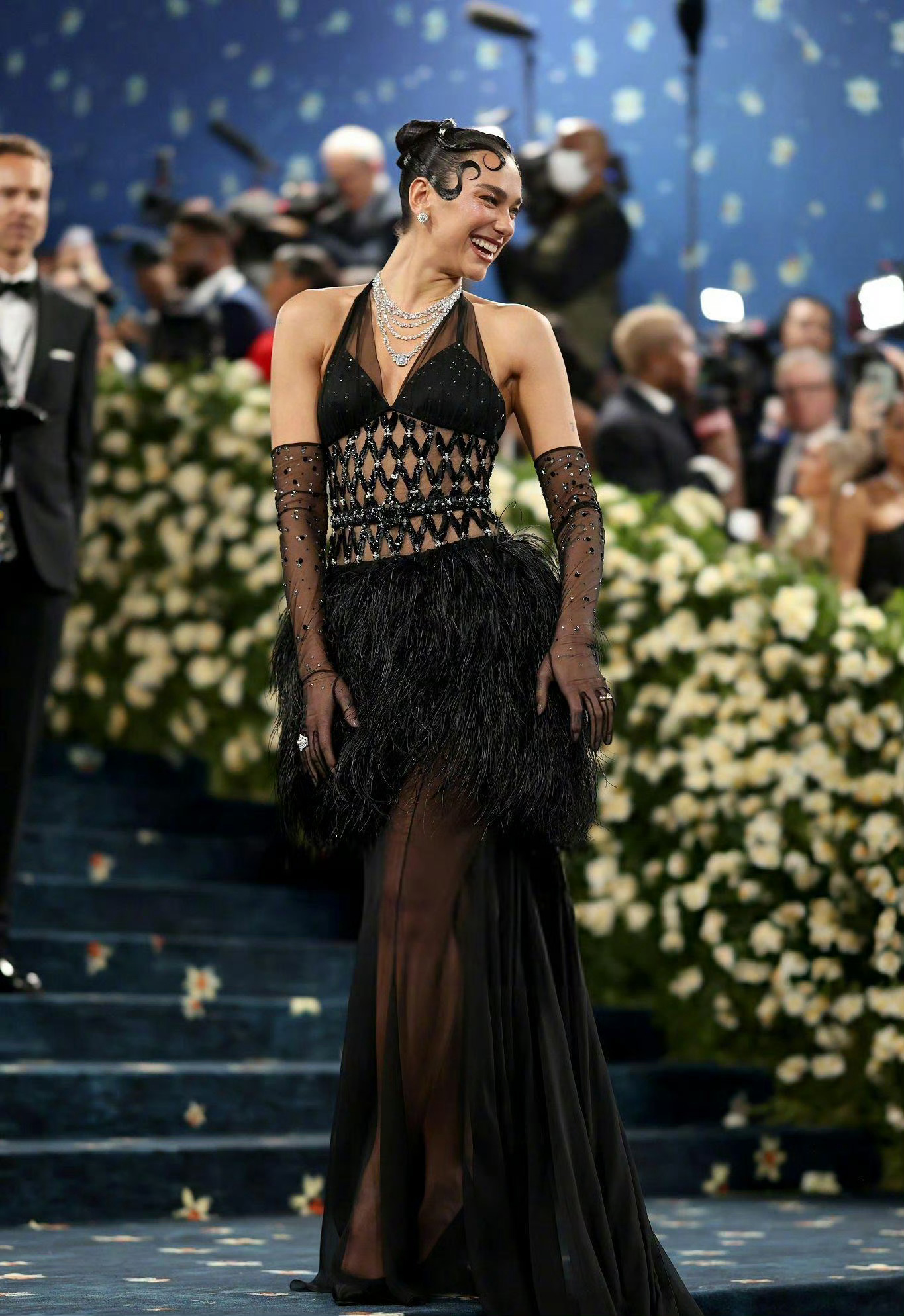 MetGala红毯DuaLipa[超话] 啪姐Dua Lipa与男友 Callu