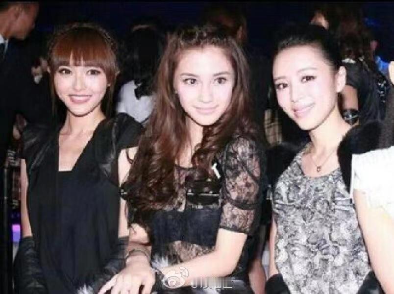 angelababy没上跑男没结婚前与各女路大佬明星合影，是现在女明星达不到的境