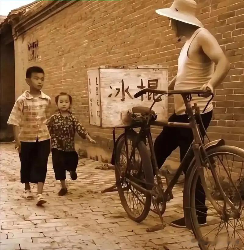 下联：悟透岁月沉浮。诚邀对个上联上联：笑看人生疾苦，