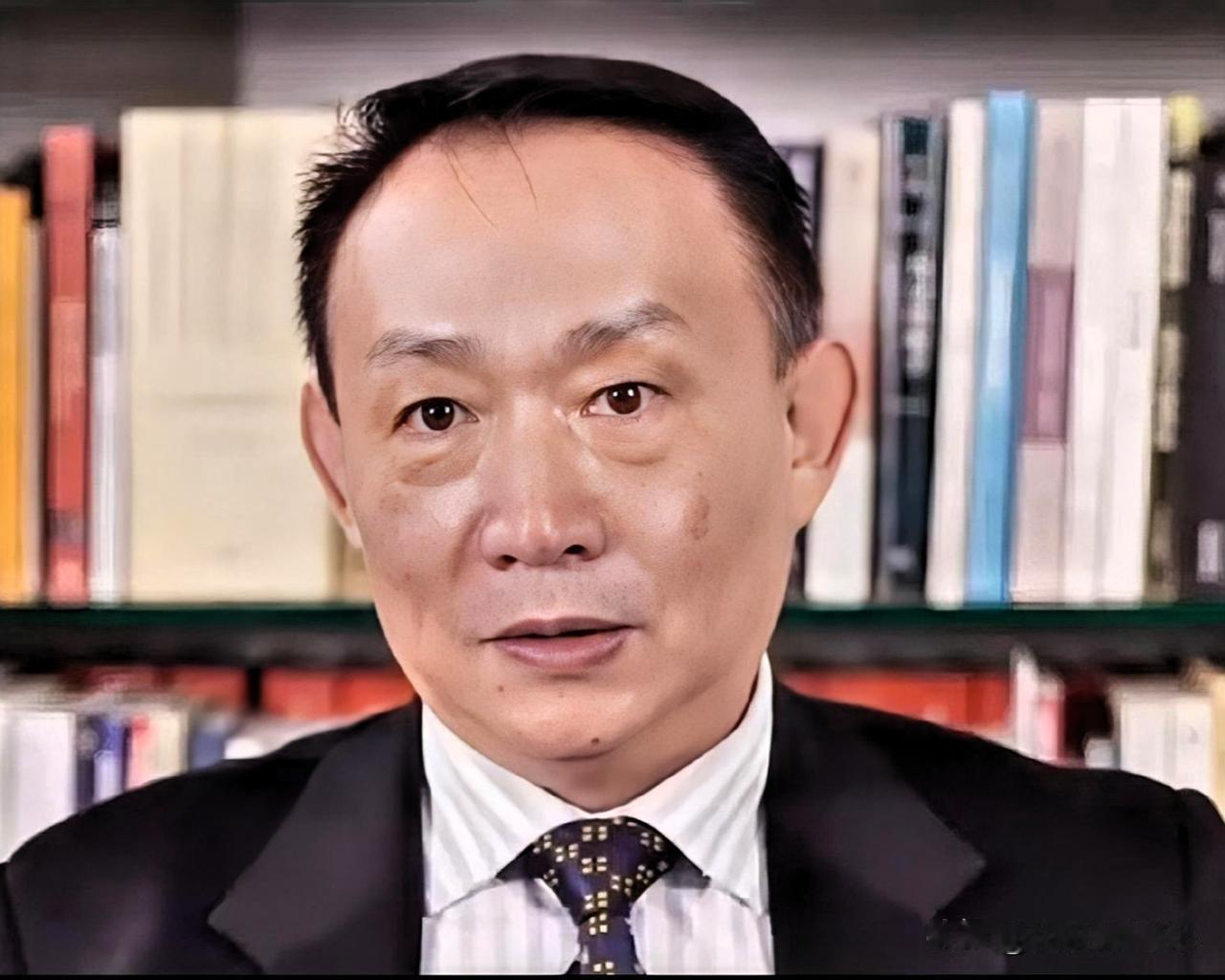 刚看到卢麒元的一个观点，
真是惊出一身冷汗！
他说如果水电网要私有化？资本进场谁