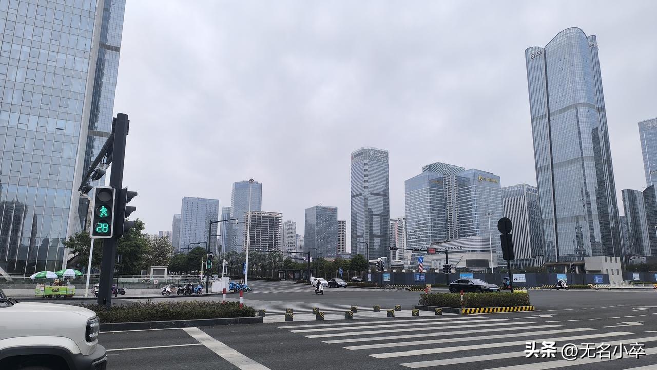 个人感觉南宁发展的越来越好了，下一个一线城市应该就是这里了。
今天到南宁的五象这