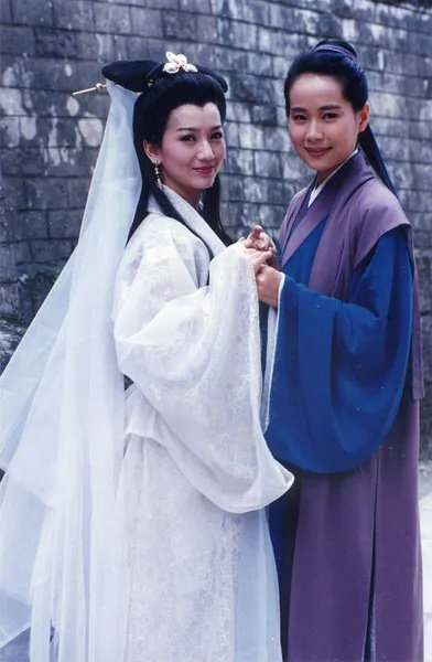 蛇都不冬眠了，白娘子过年都出来逗乐了，这群奇形怪状的动物也识趣点行吗   
