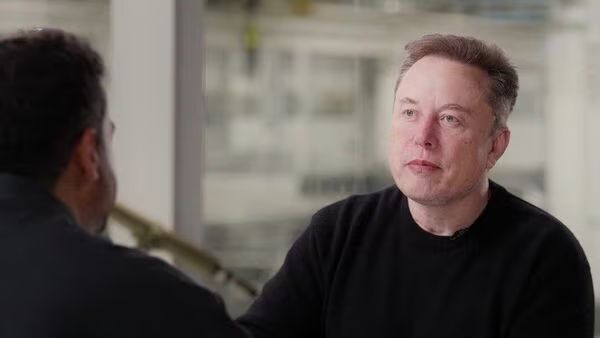 【马斯克称自己该少碰政治 马斯克谈与特朗普的分歧】当地时间11月30日，Spac