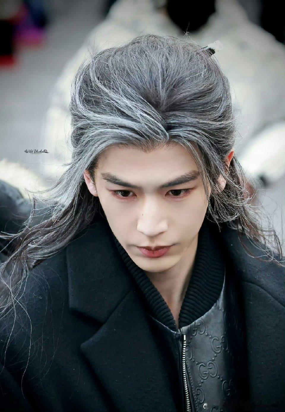 哇塞这个张凌赫白发骑马，0d又要用脸大杀四方 