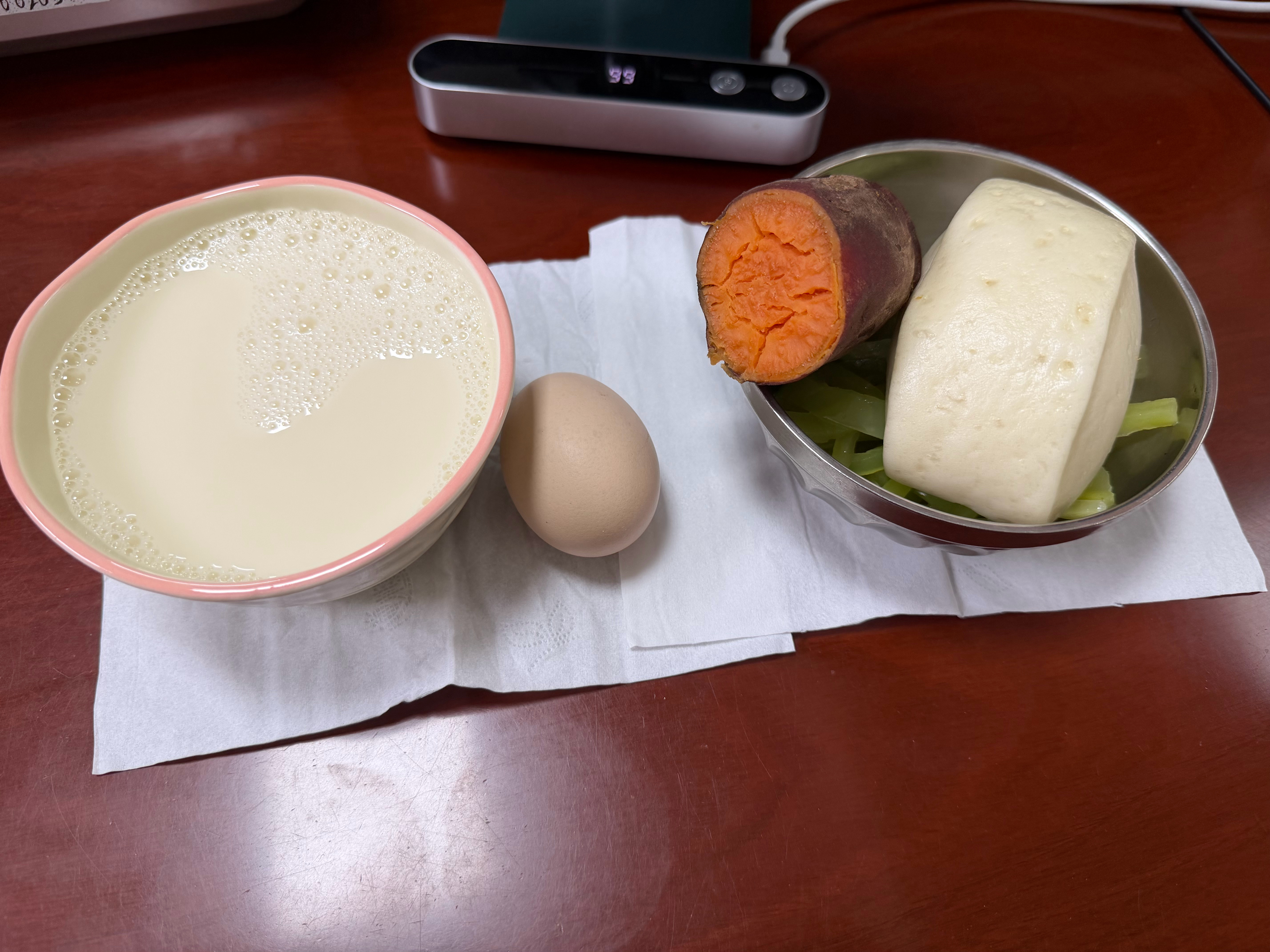 回来了，牛马人开始了，好好吃饭，好好上班，好好减肥 