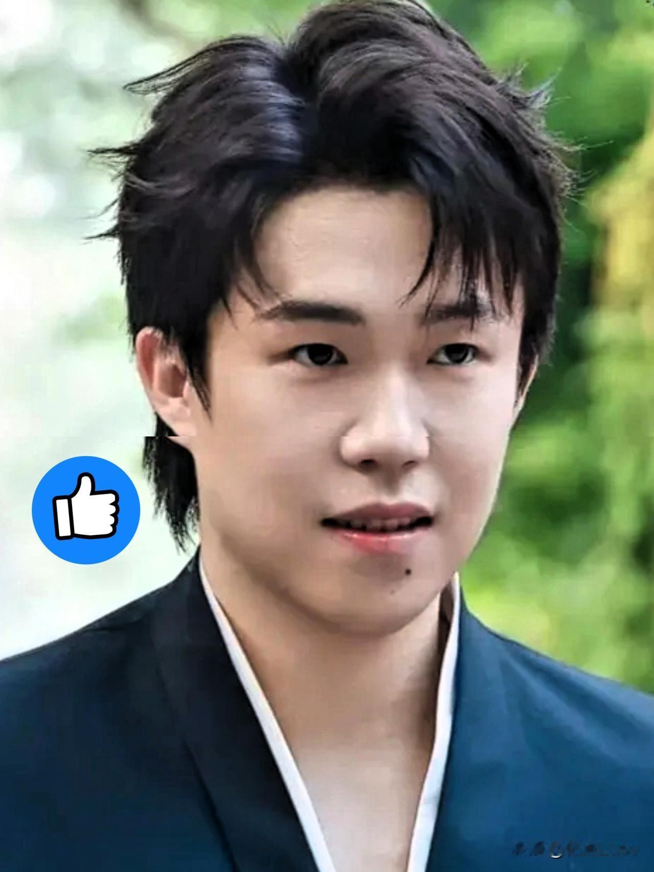 王一博、林俊杰各捐200万，李现、马伊琍各捐100万，大众似乎觉得明星捐款是理所