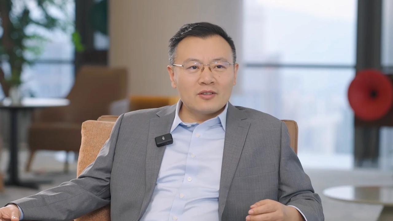 晨练两百个俯卧撑，卷腹，哑铃，开合跳，正心正念，坚持做长期正确的事