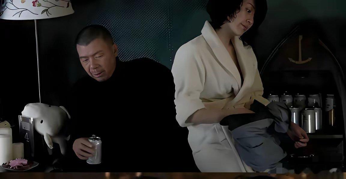 许晴这辈子拍过尺度最大的电影，应该是和这两人吧！虽然这两部戏男主角不同，但是许晴