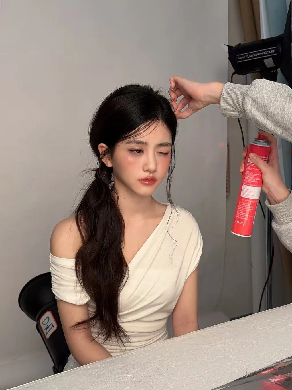 晕了 证件照居然还能这样拍….